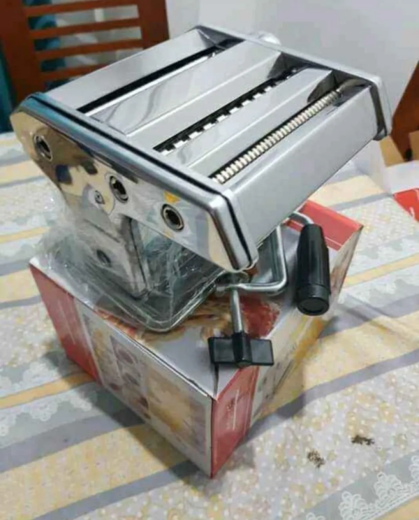 MAQUINA PARA PASTAS Y RAVIOLIS NUEVO MODELO - Imagen 2