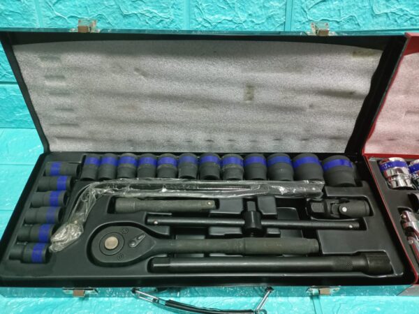 CAJA DE HERRAMIENTAS DE 24 PIEZAS