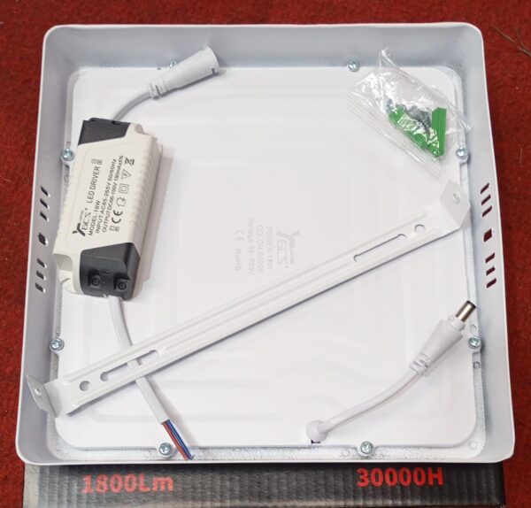 FOCO LED PANEL SOBREPUESTO CUADRADO DE 18 W - Imagen 3