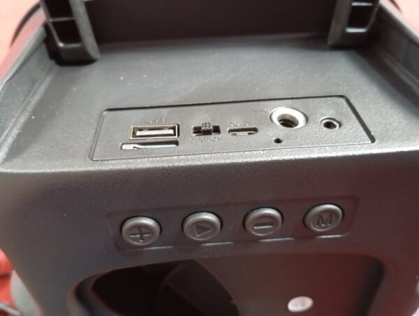 Parlante Inalámbrico 6.5” con Radio FM + Karaoke - Incluye Micrófono - Imagen 4