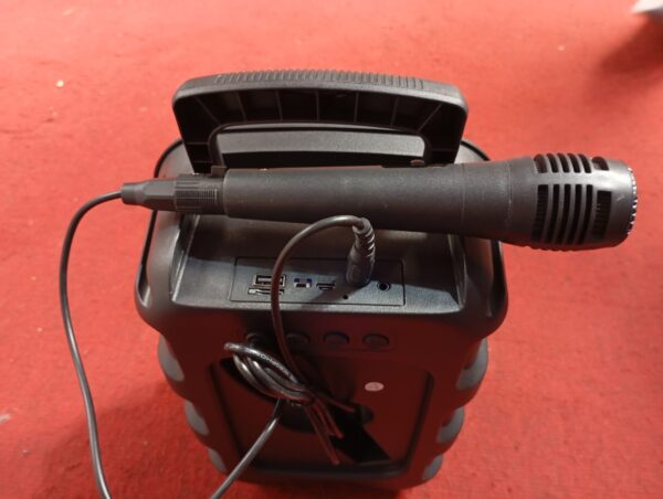Parlante Inalámbrico 6.5” con Radio FM + Karaoke - Incluye Micrófono - Imagen 5