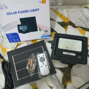 FOCO SOLAR CON PANEL APARTE DE 80 WATTS