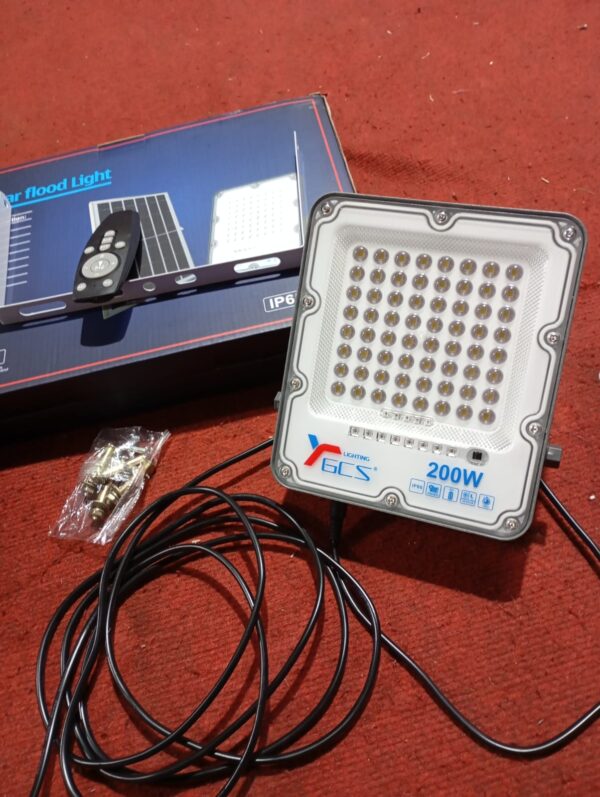 FOCO CON PANEL SOLAR 200W - Imagen 2