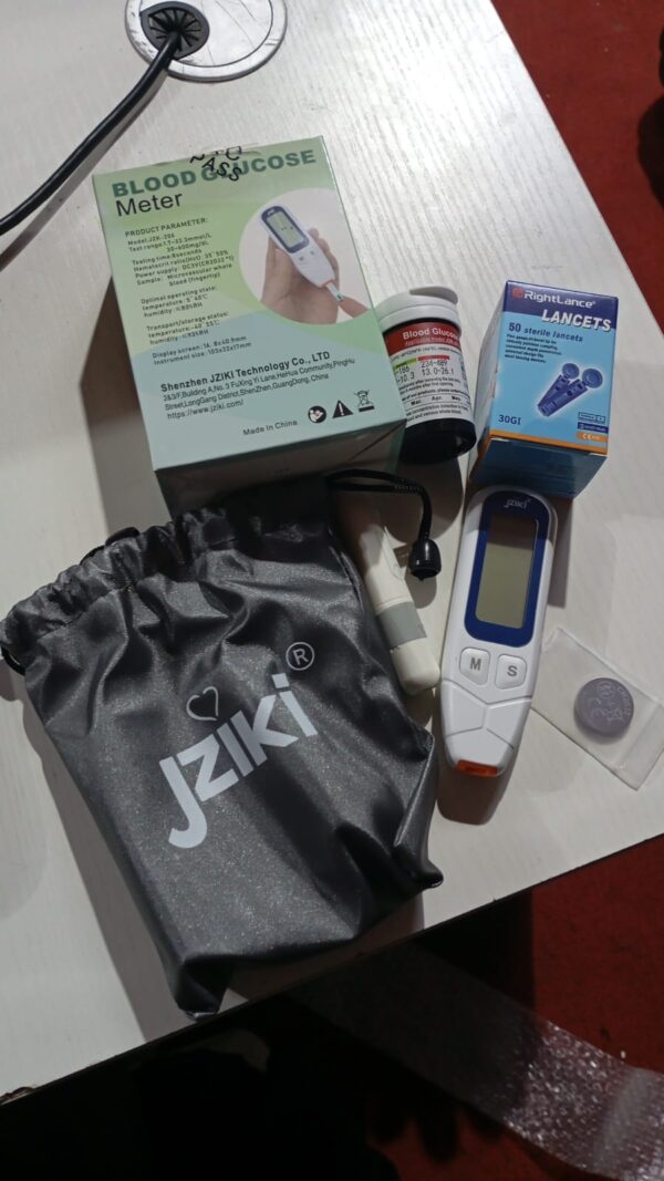 Glucometro Digital Medidor De Glucosa 50 Tiras Y 50 Lancetas Blanco - Imagen 7