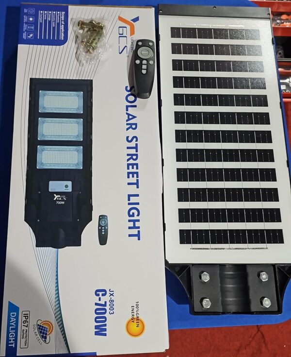 FOCO SOLAR DE 700W CON PEDESTAL - Imagen 3