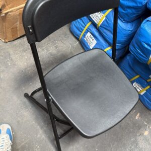 SILLA PLEGABLE DE PLASTICO